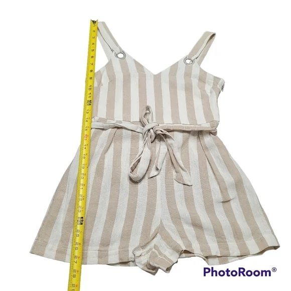 Coco‎ + Jaimeson White And Tan Striped Tie Waist Linen Romper - Picture 6 of 7